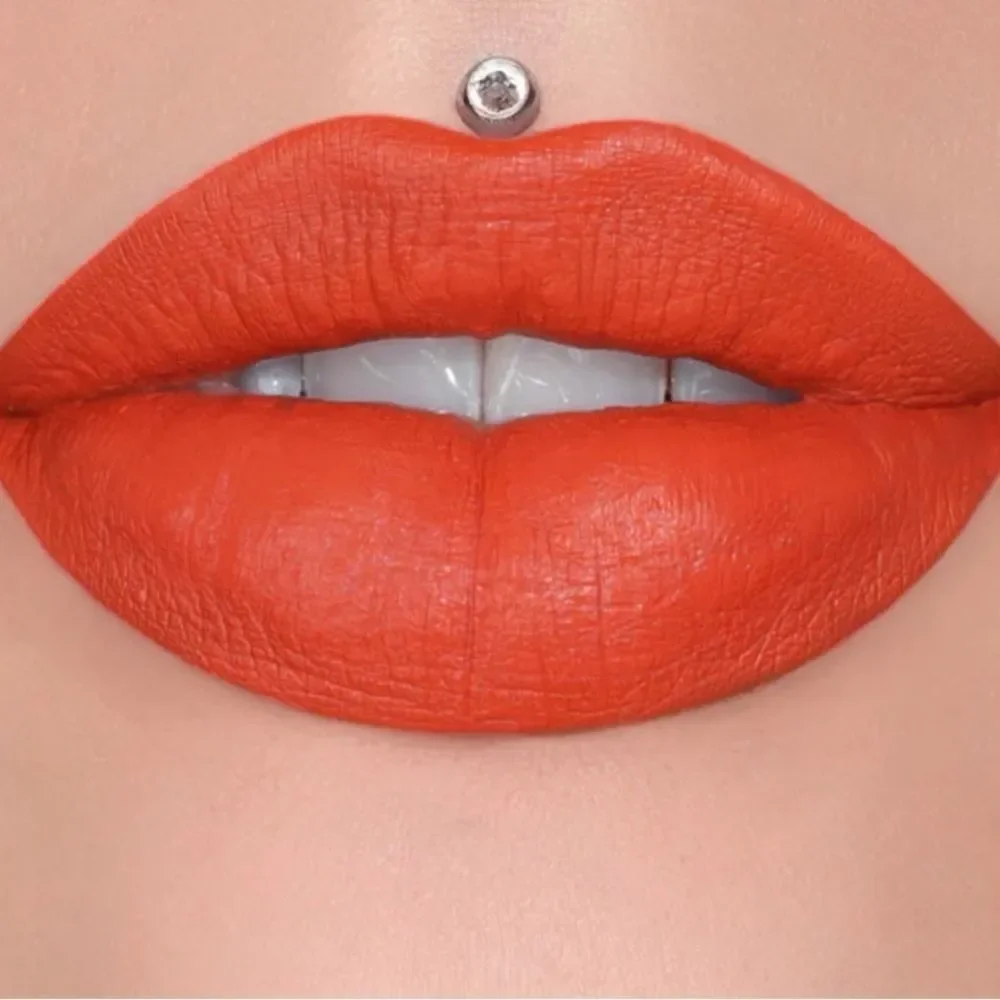 NIB Jeffree Star Velour Liquid Lipstick “Pain Is Pleasure” Vibrant Orange